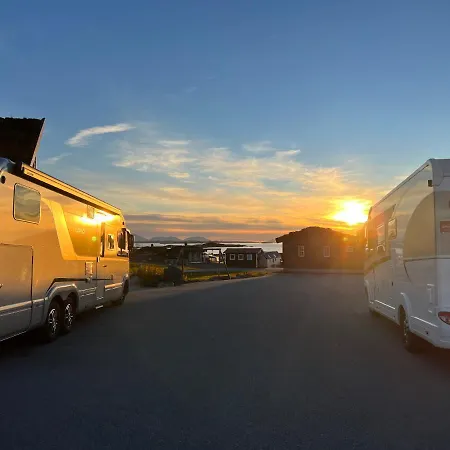 Bud Camping *